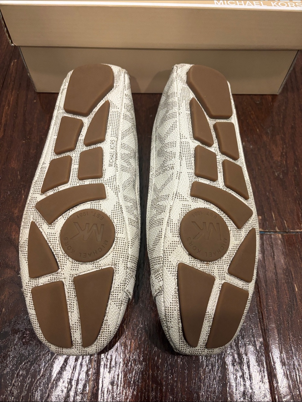 Michael Kors Vanilla MK Logo Fulton Ballet Flats 7 1/2 EUC - Picture 4 of 7